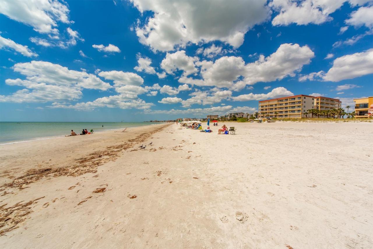 105 Crimson Condos St. Pete Beach Exterior photo