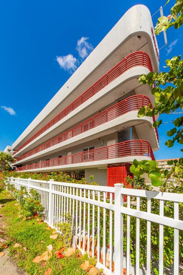 105 Crimson Condos St. Pete Beach Exterior photo