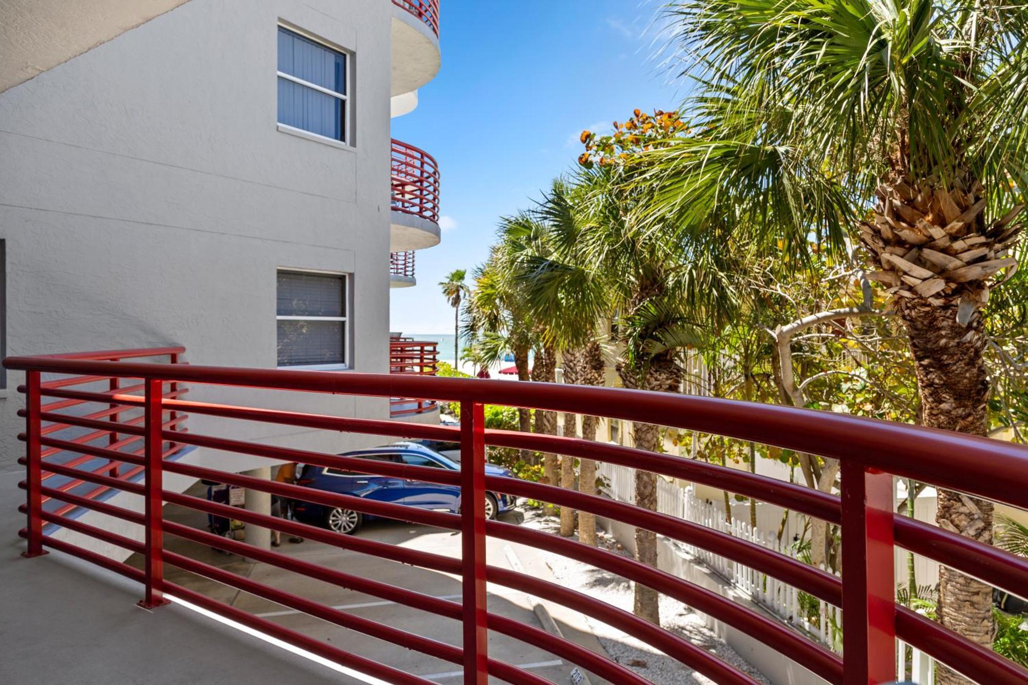 105 Crimson Condos St. Pete Beach Exterior photo